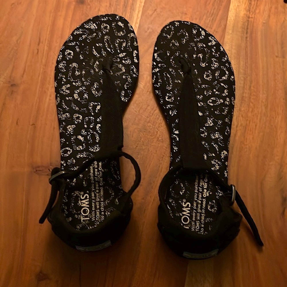 Toms woman’s black Sandals